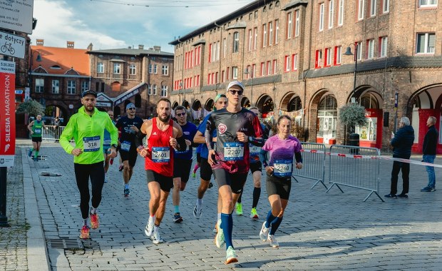 ​Uczestnicy Silesia Marathonu przebiegli przez cztery miasta. Padł rekord trasy