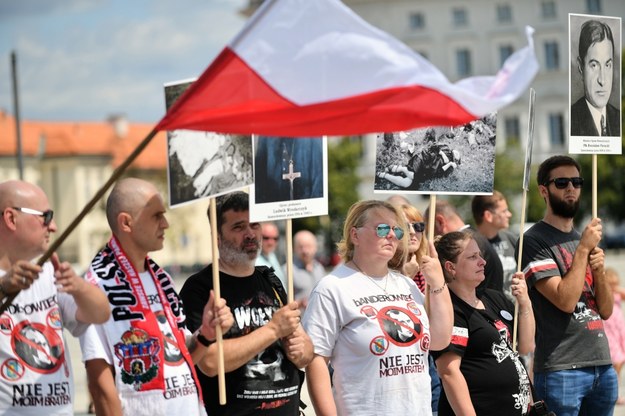 Uczestnicy uroczystości przy Grobie Nieznanego Żołnierza /Bartłomiej  Zborowski /PAP