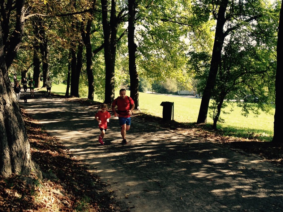 Uczestnicy wbiegający na Kopiec Kościuszki /Magdalena Partyła /RMF FM