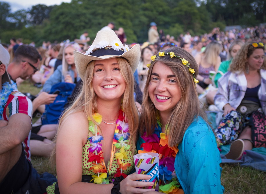 Uczestniczki festiwalu Glastonbury /JON ROWLEY /PAP/EPA