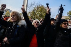Uczestniczki Ogólnopolskiego II Strajku Kobiet przed Sejmem
