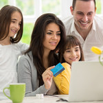 Uczmy dziecko jak korzystać z karty płatniczej 