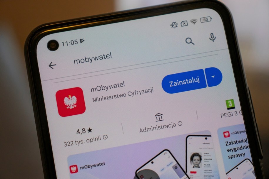 Uczniowie będą mogli korzystać z mLegitymacji w mObywatelu /Shutterstock