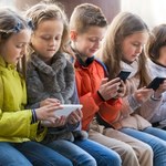 Uczniowie bez telefonów w szkołach? Tak może być w Hiszpanii