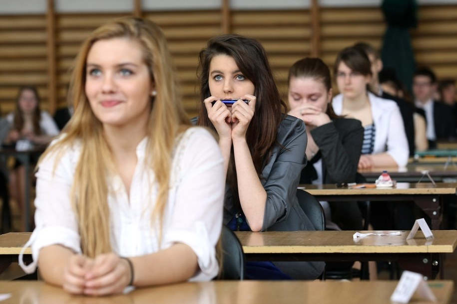 Uczniowie podczas egzaminu /PAP/Lech Muszyński /PAP