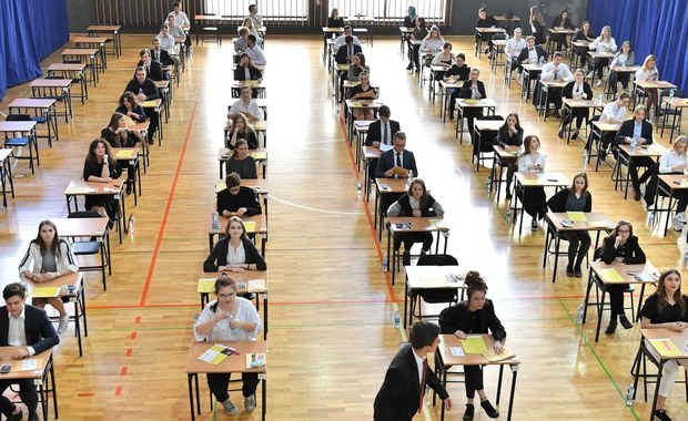 Uczniowie w maseczkach podczas egzaminów? Stanowisko ministra edukacji