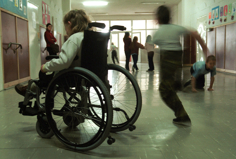 Uczniowie z niepełnosprawnościami trafią do szkół rejonowych? (zdjęcie ilustracyjne) /Łukasz Głowala /Agencja FORUM