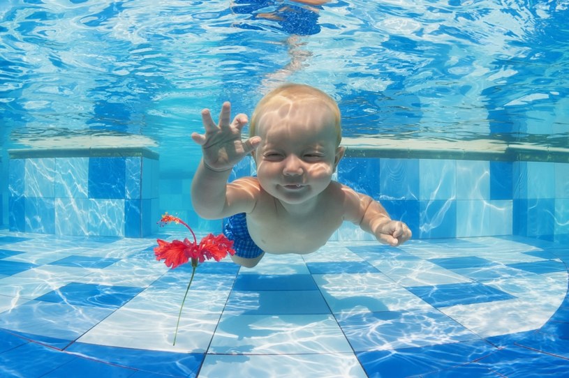 Uczyć się pływać mogą już niemowlęta /123RF/PICSEL
