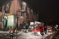 Udało się opanować pożar hali byłych zakładów chemicznych w Gliwicach