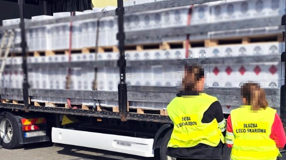 Udaremniono przemyt gazów cieplarnianych o wartości ponad 4 mln zł. /Mazowiecka KAS /