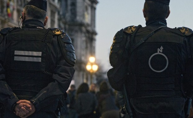 Udaremniony atak we Francji. Terrorysta miał powiązania z zamachowcami z Brukseli 