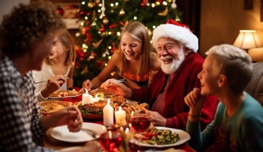 Udekoruj świąteczny stół zastawą i ozdobami za grosze. Sprawdź ofertę Action 