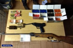 Uderzenie w handlarzy bronią. Kolejne osoby zatrzymane