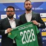 Uderzył prezesa, kłócił się z sędziami. Krewki trener wraca do ekstraklasy