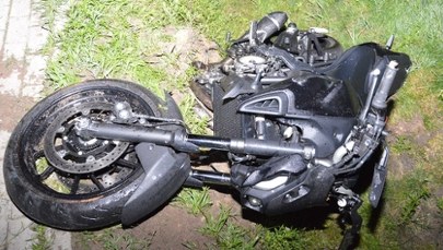 Uderzył w słup i skrzynkę elektryczną. Młody motocyklista nie żyje