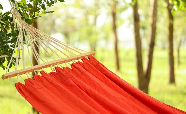 Uderzyła ją belka od hamaka. Akt oskarżenia ws. śmierci 5-latki