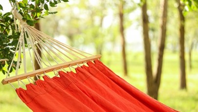 Uderzyła ją belka od hamaka. Akt oskarżenia ws. śmierci 5-latki