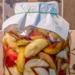 Udoskonaliłam przepis babci na domowy ocet jabłkowy. Garść rodzynek to był strzał w dziesiątkę