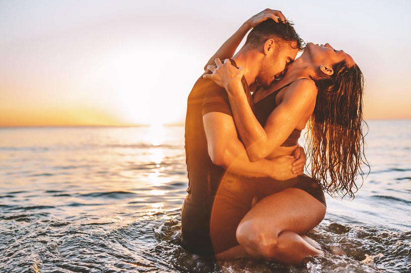 Udowodniono, że stosunek seksualny pozytywnie wpływa na nasze zdrowie /123RF/PICSEL