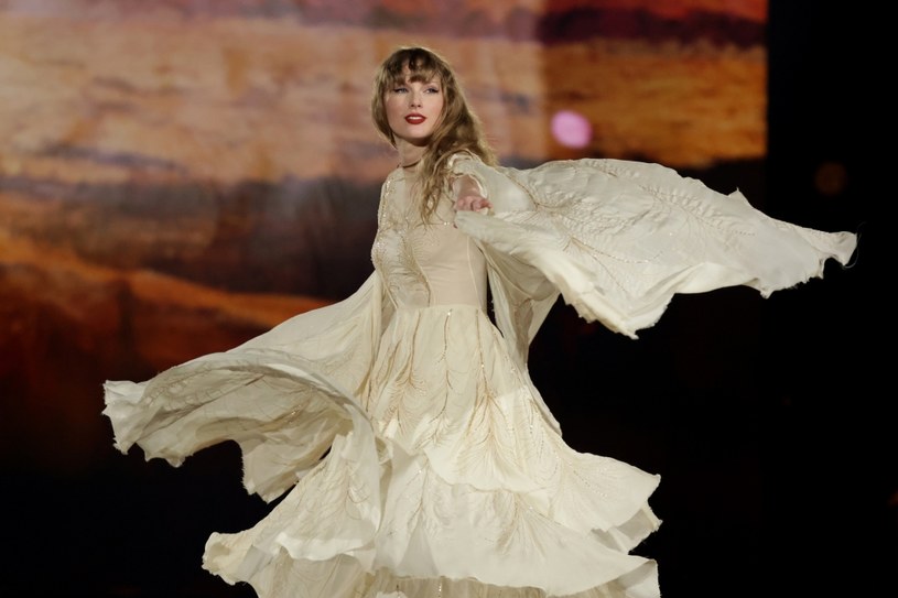 "Udręczona poezja" od Taylor Swift. 15 dodatkowych piosenek niespodzianką dla fanów