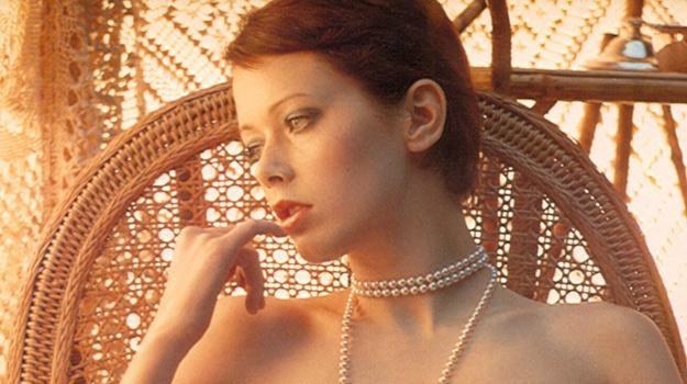Udział w cyklu filmów erotycznych "Emmanuelle" przyniósł olbrzymią sławę Sylvii Kristel /materiały prasowe