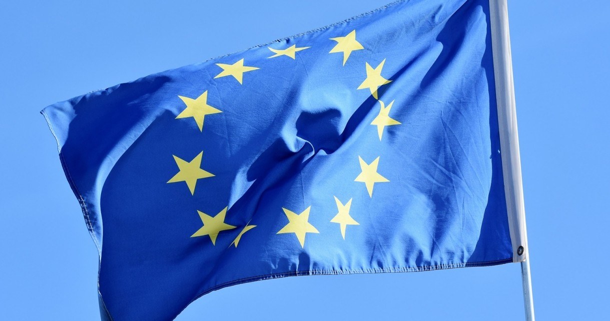 UE będzie surowo karać brak błyskawicznej reakcji na terroryzm w sieci /Geekweek