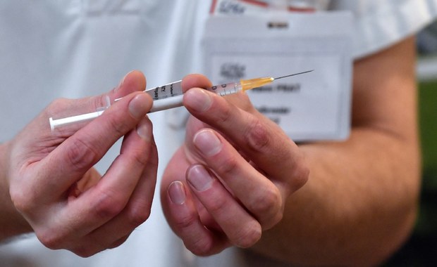 UE mogła kupić więcej szczepionek, ale Francja była przeciwko