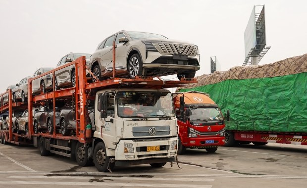 UE rozmawia z Chinami. W grze są cła na elektryki i wiele innych