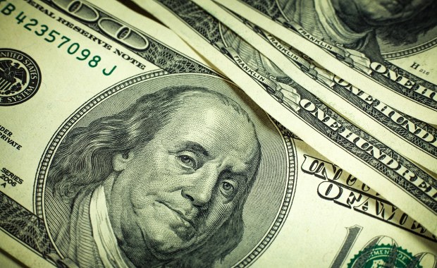 UE: Sankcje kosztowały Rosję prawie pół biliona dolarów