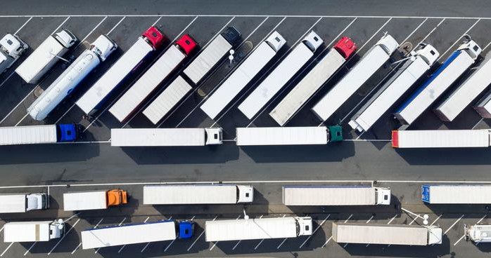 UE uzgodniła zmianę przepisów o kierowcach ciężarówek w przewozach międzynarodowych /Deutsche Welle