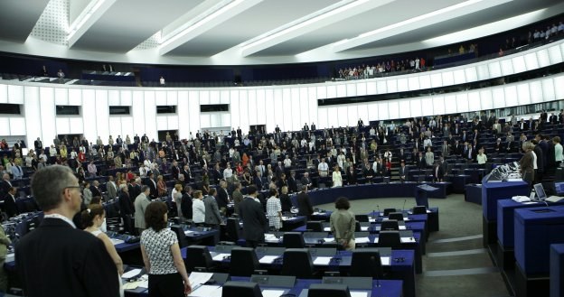UE wprowadzi drakońską dyscyplinę by ratować euro /AFP