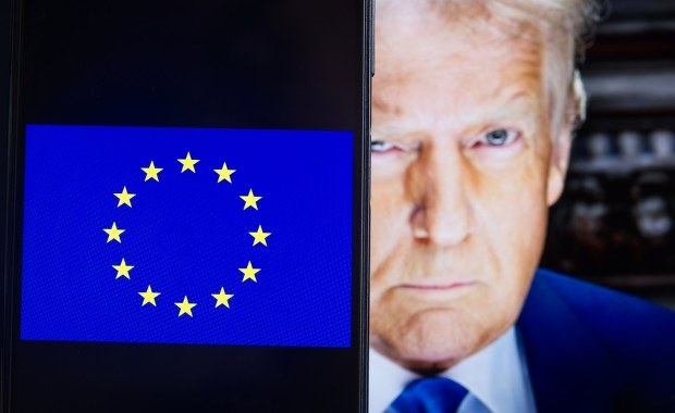 UE wściekła na Trumpa. Francja chce iść na całość, a Polska?