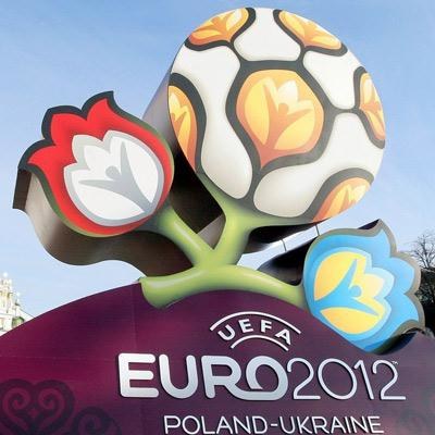 UEFA i jej pracownicy będą zwolnieni z polskich podatków dochodowych /AFP