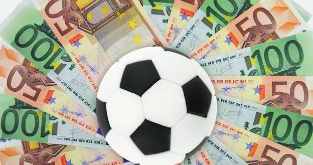 UEFA uzyskała zwolnienia podatkowe w Polsce i na Ukrainie /&copy;123RF/PICSEL