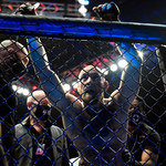 UFC 257: Conor McGregor miał problem z chodzeniem. Potrzebował kuli