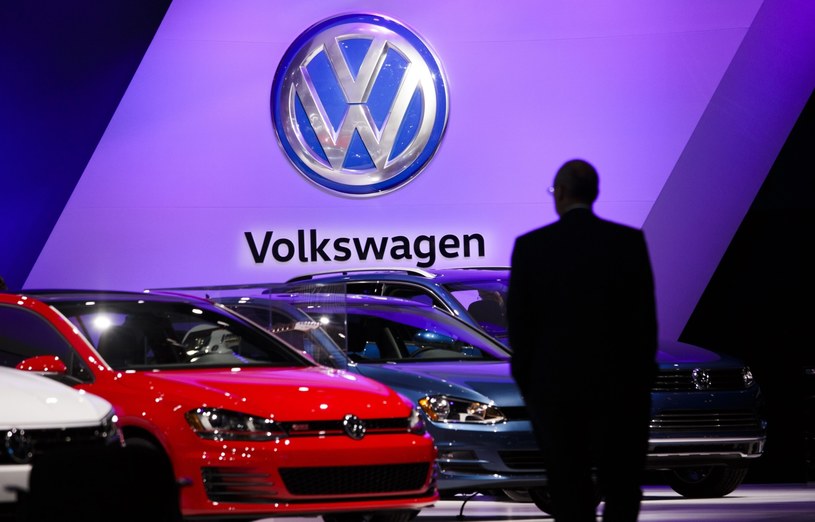 Ugoda będzie kosztowała VW miliardy /PAP/EPA
