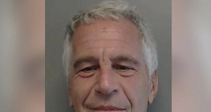 Ujawniono e-maile Epsteina. Pisał o katastrofie smoleńskiej i Tusku