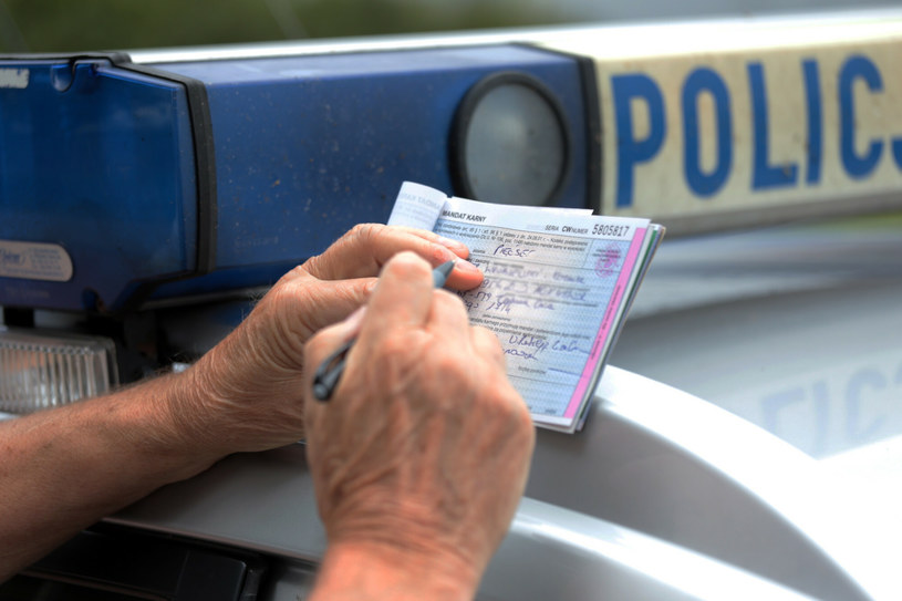 Ujawniono przypadki niesłusznego karania kierowców w warunkach recydywy przez policję /Fot. Piotr Jedzura /Reporter