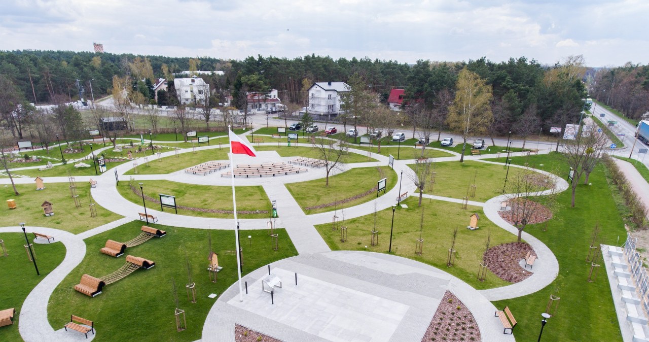 Ujazd: Mamy najbardziej zielony w Polsce Plac Konstytucji 3 Maja