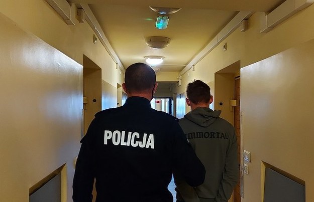 Ujęty 23-latek podejrzany o napad na stację benzynową /lodz.policja.gov.pl /Materiały prasowe