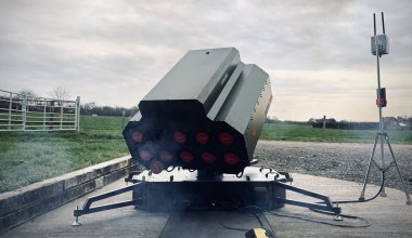 UK testuje nowy system "dronowania". Rozmieszcza do 10 dronów jednocześnie