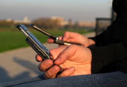 UKE wypowiada wojnę fałszywym SMS-om      fot. Sanja Gjenero /stock.xchng
