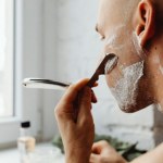 Ukoisz podrażnienia po goleniu twarzy domowymi kompresami. Ulga po 15 minutach