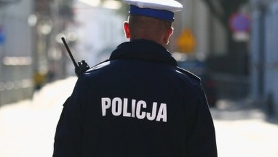 Ukradł luksusowe auto, w czasie ucieczki chciał rozjechać policjanta. Trwa pościg