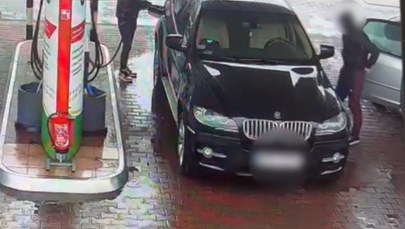 Ukradł plecak, w którym było pół mln zł. Nagrała go kamera [WIDEO]