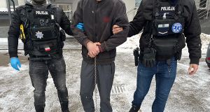 Ukradł puszkę WOŚP, a potem zaatakował policjantów. Co grozi 40-latkowi?