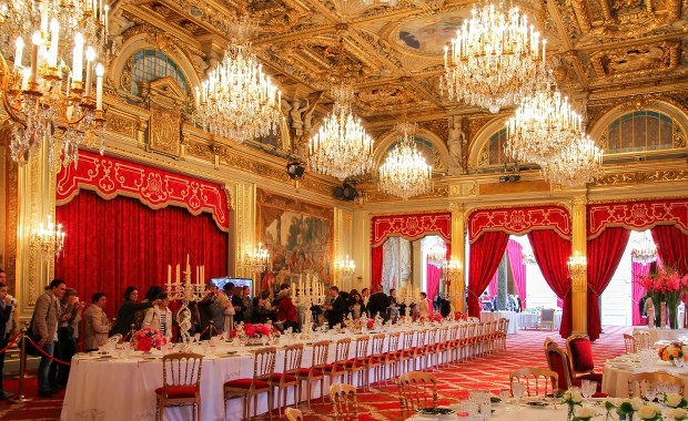 Ukradł zastawę stołową z Pałacu Elizejskiego. "Poniosła go jego pasja"