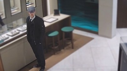 Ukradł zegarek za 144 tysiące złotych. Szuka go policja [WIDEO]
