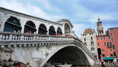 Ukradła łódź w Wenecji i rozbiła ją o marmurową balustradę