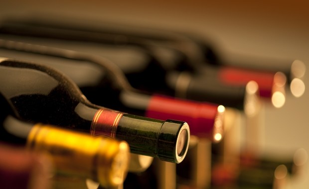 Ukradli butelki wina za blisko 1,7 mln euro. Miesiącami byli nieuchwytni